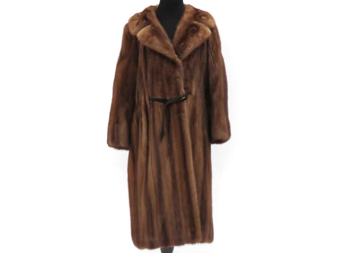 VINTAGE LIGHT BROWN MINK COAT. SIZE 8/10 (1 of 3)