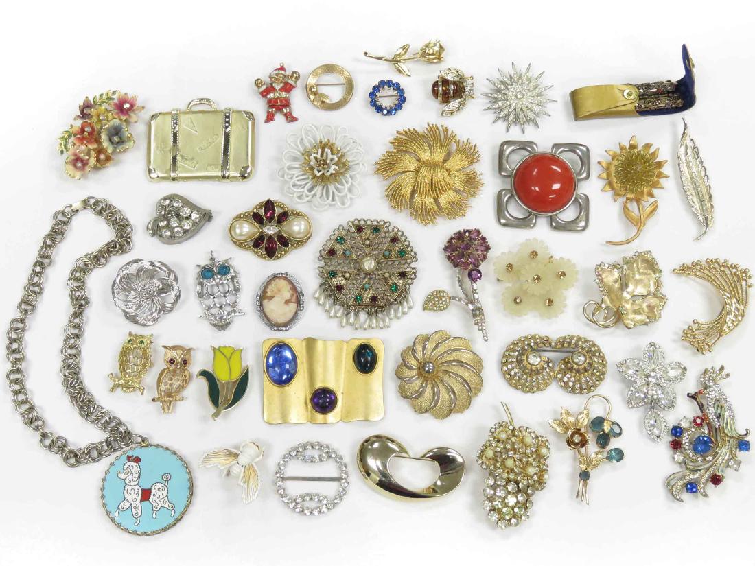 LOT ASSORTED COSTUME JEWELRY PINS/BROOCHES INCLUDING