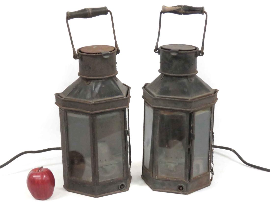 PAIR VINTAGE IRON RR LANTERNS, 19TH CENTURY. HEIGHT 16" (1 of 2)