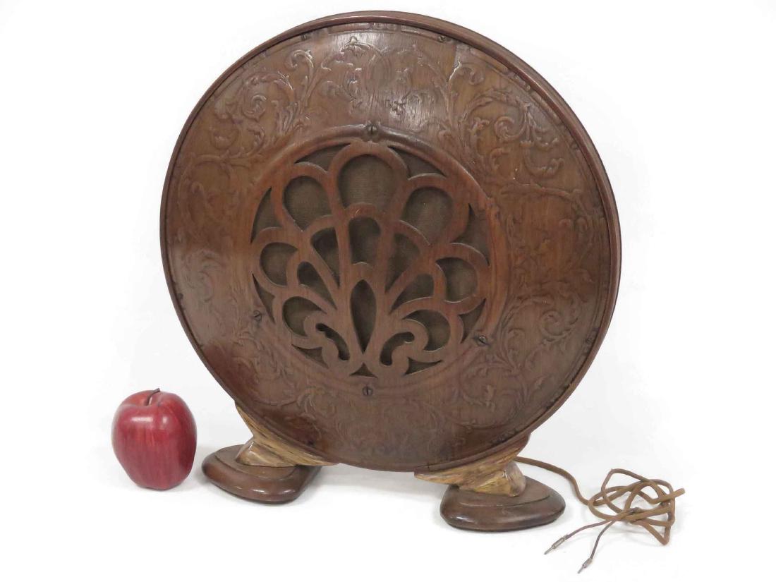 VINTAGE UTAH MOD 30 WOOD CONE RADIO SPEAKER, C.1920'S.: VINTAGE UTAH MOD 30 WOOD CONE RADIO SPEAKER, C.1920'S. HEIGHT 17 3/4"