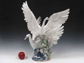 LLADRO DECORATED PORCELAIN, "SWANS TAKE FLIGHT", #5912.