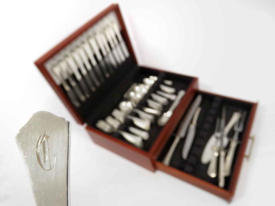 WALLACE "ANTIQUE" STERLING FLATWARE SERVICE FOR (8),: WALLACE "ANTIQUE" STERLING FLATWARE SERVICE FOR (8), MONOGRAMMED "C" (97 PIECES, WEIGHABLE SILVER 84.61 OZT)