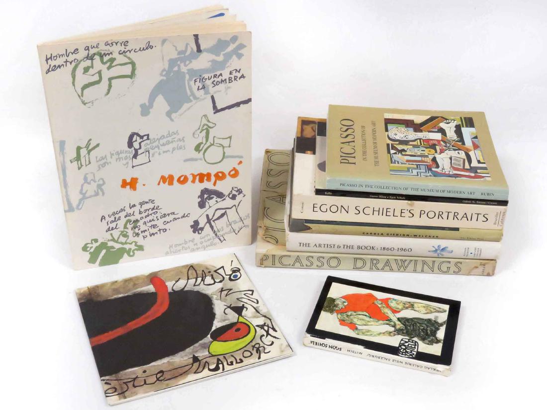 LOT (4) VOLUMES/CATALOGS, 20TH CENTURY ARTISTS: LOT (4) VOLUMES/CATALOGS, 20TH CENTURY ARTISTS INCLUDING PICASSO, PAUL KLEE, EGON SCHIELE, JOAN MIRO, H. MOMPO, ETC