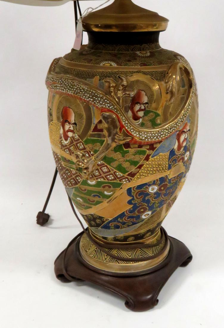 VINTAGE JAPANESE SATSUMA DECORATED TABLE LAMP