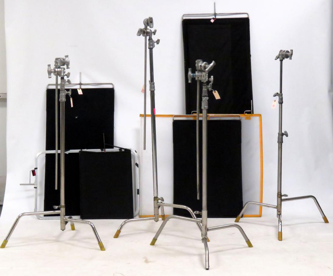 LOT (10) INCLUDING (4) MATTHEWS ADJUSTABLE PHOTOGRAPHER: LOT (10) INCLUDING (4) MATTHEWS ADJUSTABLE PHOTOGRAPHER LIGHT STANDS WITH DIFFUSERS