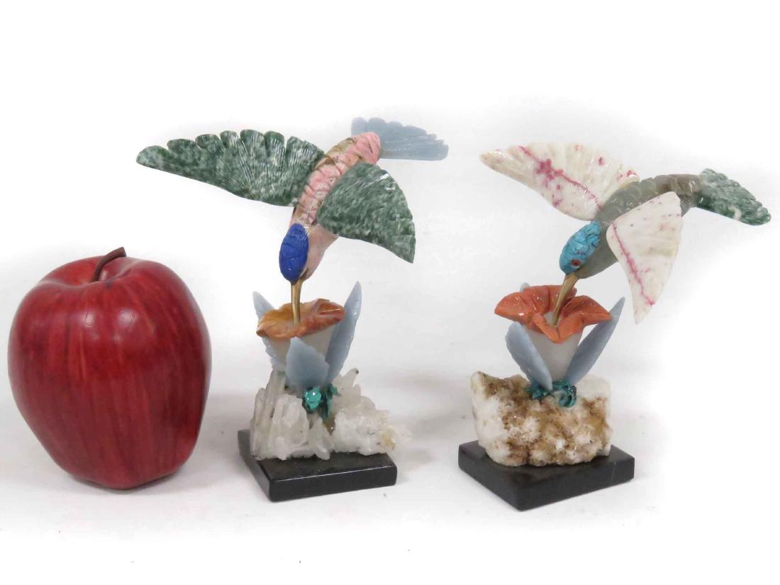LOT (2) SEMI-PRECIOUS CARVED STONE HUMMINGBIRDS. HEIGHT: LOT (2) SEMI-PRECIOUS CARVED STONE HUMMINGBIRDS. HEIGHT 5"
