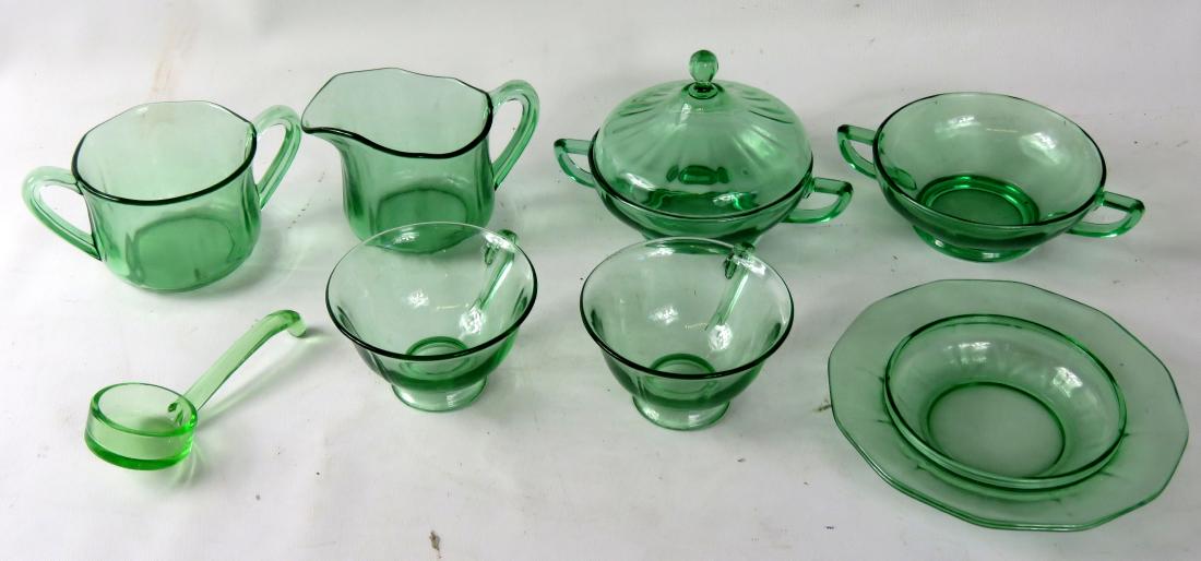 SET (87) GREEN DEPRESSION GLASS DINNER SERVICE FOR (7) (1 of 1)