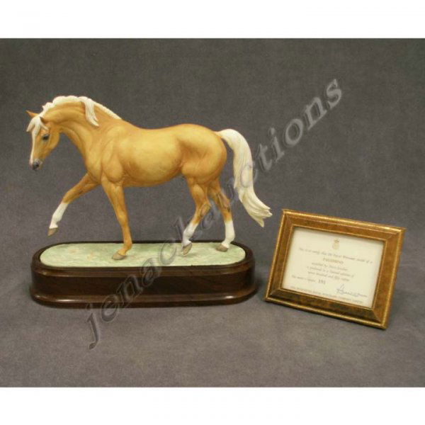 ROYAL WORCESTER PORCELAIN PALOMINO STALLION: ROYAL WORCESTER DECORATED PORCELAIN PALOMINO STALLION, SIGNED DORIS LINDNER #191/750 1971. HEIGHT 10"; LENGTH 11" WITH WOOD BASE