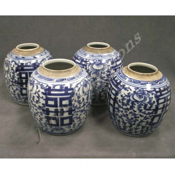 LOT (4) CHINESE BLUE/WHITE DECORATED PORCELAIN JA