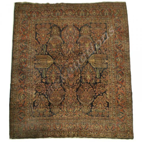 ANTIQUE SAROUK CARPET