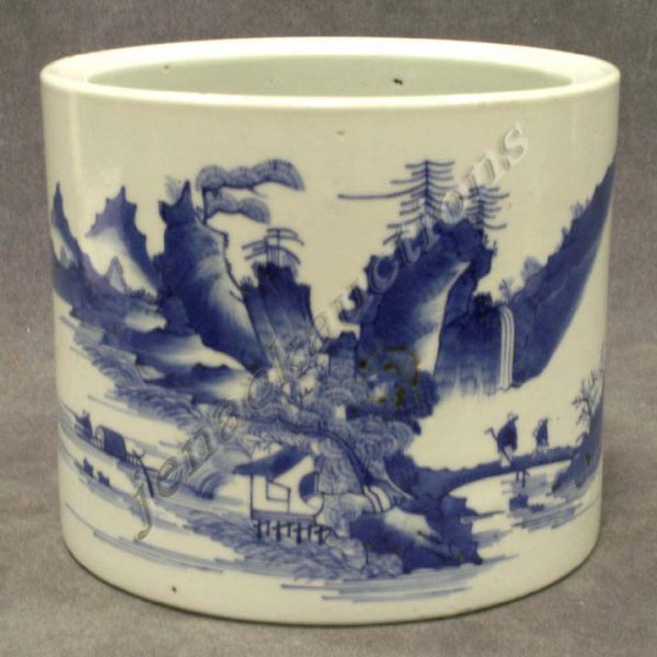 CHINESE BLUE AND WHITE PORCELAIN BRUSH POT