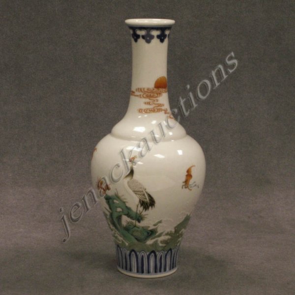 CHINESE FAMILLE ROSE PORCELAIN CRANE VASE