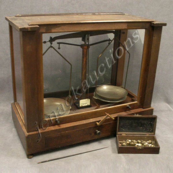 CHRISTIAN BECKER MAHOGANY ANALYTICAL BALANCE: VINTAGE CHRISTIAN BECKER MAHOGANY CASED ANALYTICAL BALANCE WITH WEIGHTS. HEIGHT 20"; WIDTH 23"