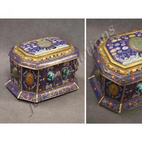 CHINESE GILT CLOISONNE HARDSTONE MOUNTED CASKET: CHINESE GILT CLOISONNE HARDSTONE MOUNTED CASKET. HEIGHT 7"; LENGTH 9 1/2"