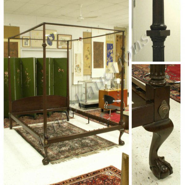 KITTINGER CHIPPENDALE STYLE CARVED MAHOGANY BED: KITTINGER CHIPPENDALE STYLE CARVED MAHOGANY 4-POSTER/TESTER BED (HEADBOARD STAMPED KITTINGER-WILLIAMSBURG RESTORATION) C.1970. INSIDE MATTRESS AREA MEASUREMENT 81 X 61"; OVERALL OUTSIDE OF POSTS MEASU