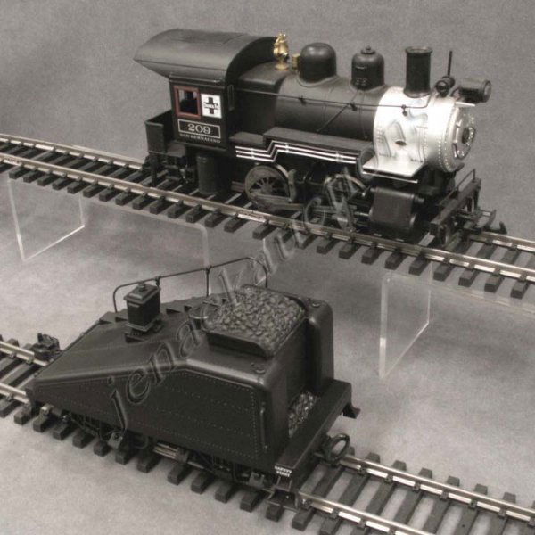 ARISTO-CRAFT 1:29 SCALE, 0-4-0 ENGINE/TENDER: LOT (2) INCLUDING ARISTO-CRAFT 1:29 SCALE, 0-4-0 SWITCHER ENGINE/TENDER SANTA FE. LENGTH 24" COMBINED