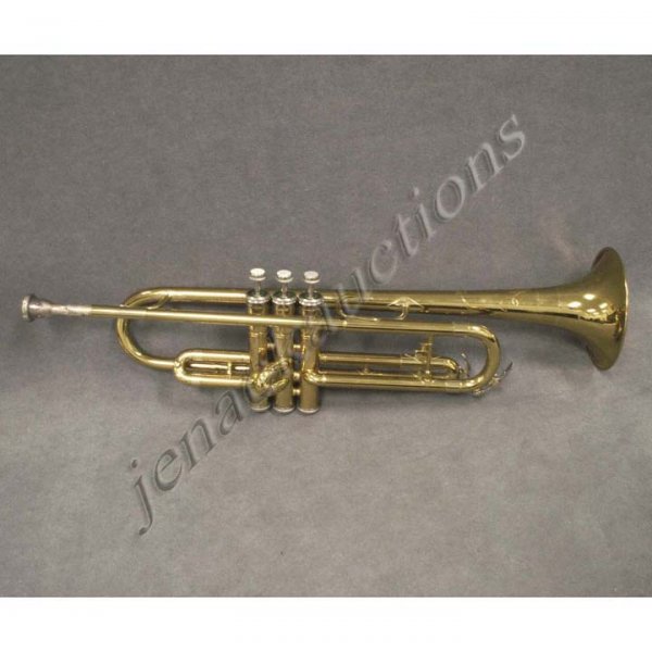 KING CLEVELAND 600 TRUMPET #328882 WITH CASE