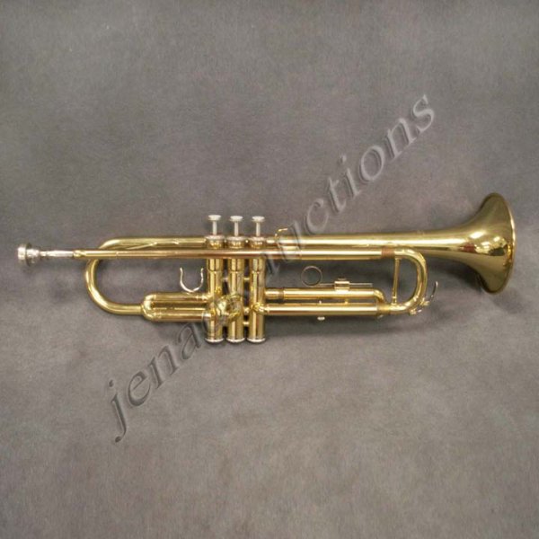 YAMAHA BRASS TRUMPET YTR 2335, #414105A WITH CASE