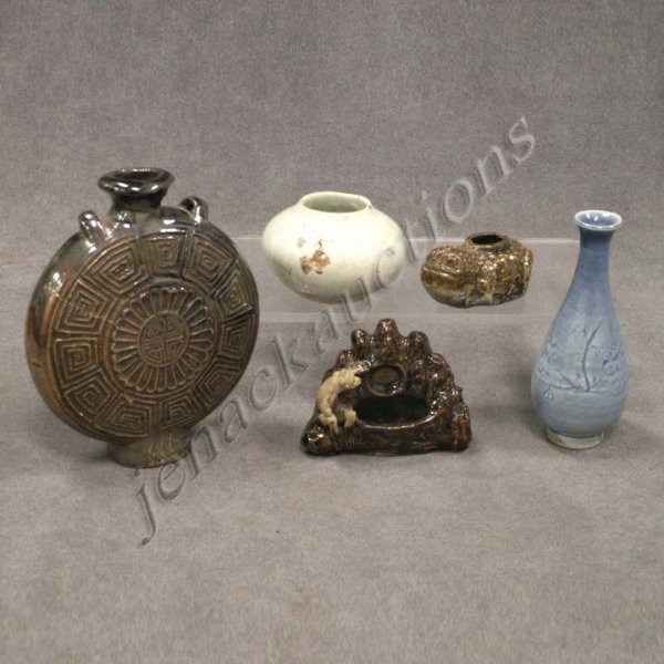 LOT (5) KOREAN POTTERY INCLUDING (2) BRUSH STAND: LOT (5) KOREAN POTTERY INCLUDING (2) BRUSH STAND/WASHERS, FROG-FORM INK CONTAINER, CHOSEN, INCISED VASE, CHOSEN, AND BROWN GLAZED FLASK
