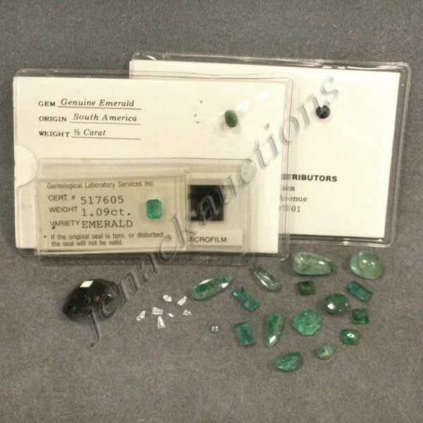 LOT ASSORTED LOOSE GEM STONES INCLUDING EMERALDS: LOT ASSORTED LOOSE GEM STONES INCLUDING EMERALDS, SAPPHIRES, TOPAZ, ETC.