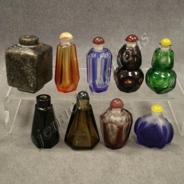LOT (9) CHINESE PEKING GLASS/STONE SNUFF BOTTLES: LOT (9) ASSORTED CHINESE PEKING GLASS/STONE SNUFF BOTTLES. HEIGHT 2 1/4"-3 1/2"