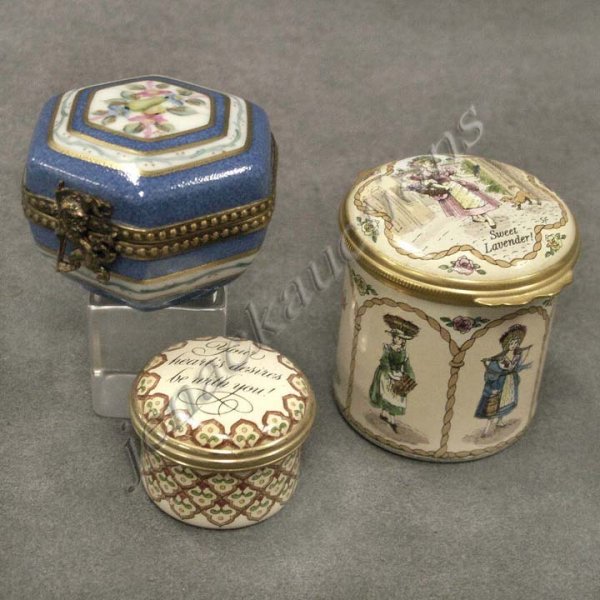 LOT (3) BATTERSEA & LIMOGES BOXES: LOT (3) BATTERSEA & LIMOGES BOXES. DIAMETER 1 1/8 TO 1 5/8"
