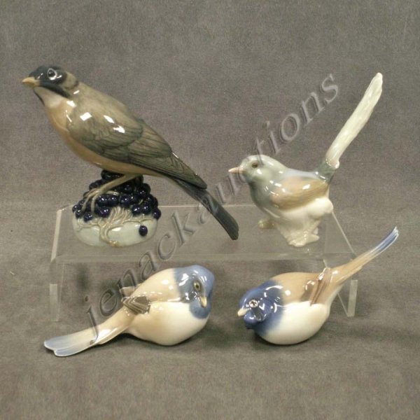 LOT (4) PORCELAIN BIRD FIGURINES INCLUDING (2) B&G: LOT (4) PORCELAIN BIRD FIGURINES INCLUDING (2) B&G #1633 & 1635; LLADRO & ROYAL COPENHAGEN #1235 (REPAIRED). HEIGHT/LENGTH 5"