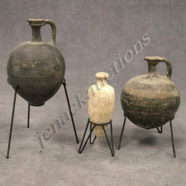 LOT (3) ASSORTED GRECO-ROMAN POTTERY: LOT (3) ASSORTED GRECO-ROMAN POTTERY INCLUDING (2) ARYBALLOS, HEIGHT 5"-6"; (1) AMPHORA, HEIGHT 4 1/2"