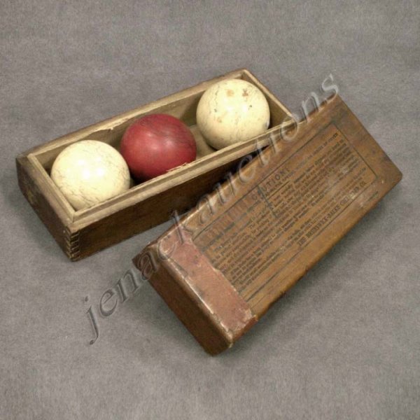 BRUNSWICK-BALKE COLLENDER IVORY BILLIARD BALLS: SET (3) BRUNSWICK-BALKE COLLENDER COMPANY IVORY BILLIARD BALLS WITH ORIGINAL BOX. DIAMETER 2 1/2" **CANNOT EXPORT IVORY**
