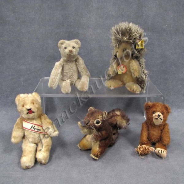 LOT ASSORTED (5) VINTAGE STUFF ANIMALS: LOT ASSORTED (5) VINTAGE STUFF ANIMALS INCLUDING (3) MINIATURE JOINTED BEARS; STEIFF "JOGGI" WITH TAG/BUTTON, HEIGHT 5" & SQUIRREL, HEIGHT 4" (1/TEDDY IMPERFECT)