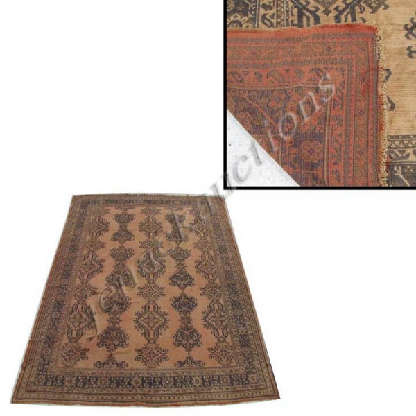 SEMI-ANTIQUE USHAK CARPET