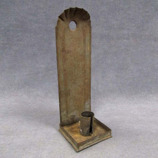 ANTIQUE TOLEWARE CANDLE SCONCE, 19TH CENTURY: ANTIQUE TOLEWARE CANDLE SCONCE, 19TH CENTURY. HEIGHT 9 3/4"