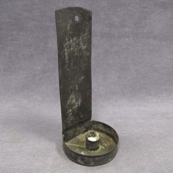 ANTIQUE TOLEWARE CANDLE SCONCE, 19TH CENTURY: ANTIQUE TOLEWARE CANDLE SCONCE, 19TH CENTURY. HEIGHT 10"