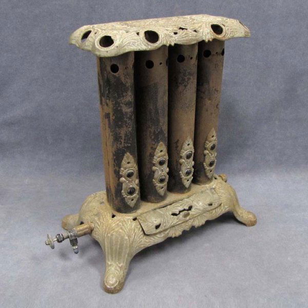 CAST IRON GAS RADIATOR (POSSIBLY GRISWOLD): CAST IRON GAS RADIATOR (POSSIBLY GRISWOLD), 19TH CENTURY. HEIGHT 19"