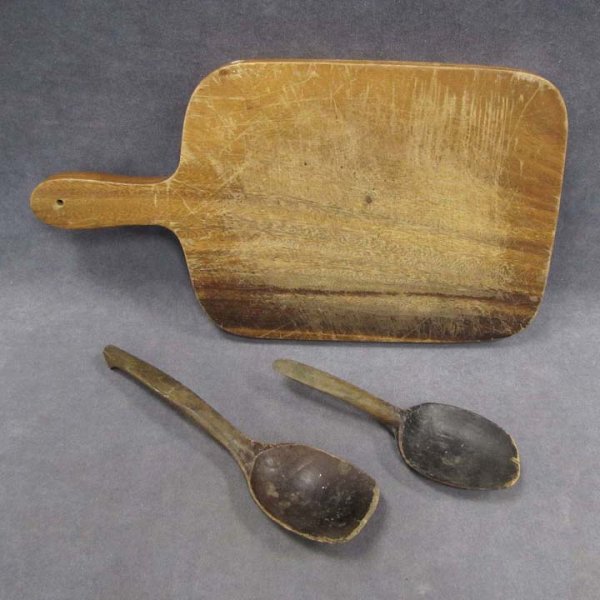 LOT (3) INCLUDING (2) VINTAGE CARVED WOOD SPOONS
