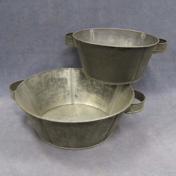 LOT (2) TOLEWARE MILK PANS
