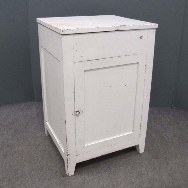 PAINTED PINE LIFT TOP BIBLE STAND WITH PANELED SID: PAINTED PINE LIFT TOP BIBLE STAND WITH PANELED SIDES AND DOOR, ATTRIBUTED TO SHAKER WORKSHOPS, 19TH CENTURY. HEIGHT 31"; WIDTH 20"