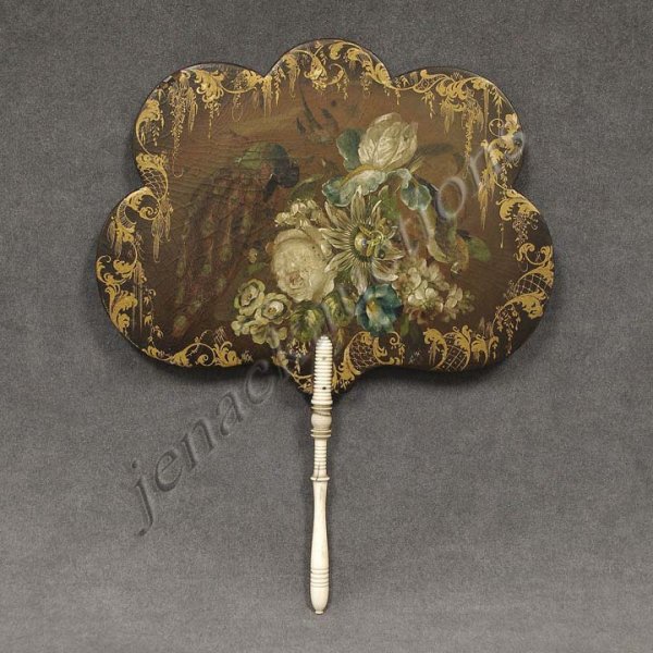 VICTORIAN HAND PAINTED & LACQUERED FAN: VICTORIAN HAND PAINTED & LACQUERED FAN WITH CARVED HANDLE, 19TH CENTURY. LENGTH 13"