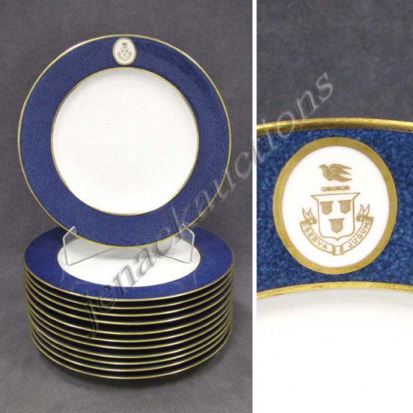 LOT (12) COPELAND SPODE ARMORIAL DINNER PLATES: LOT (12) COPELAND SPODE DECORATED ARMORIAL DINNER PLATES. DIAMETER 10 1/4"