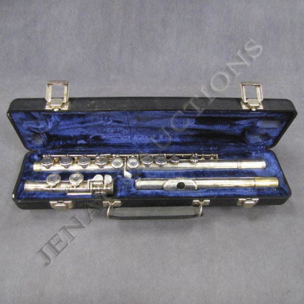 33 VINTAGE W.T. ARMSTRONG ELKHART IND. FLUTE