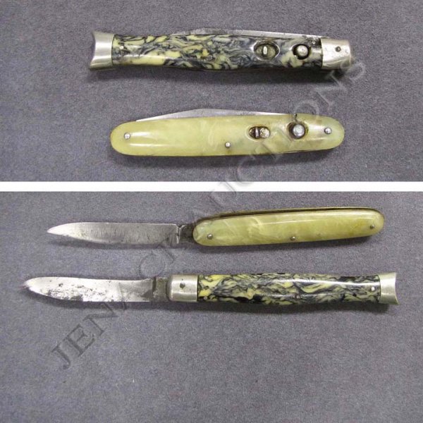LOT (2) VINTAGE SCHRADE BUTTON KNIVES: LOT (2) VINTAGE SCHRADE BUTTON KNIVES