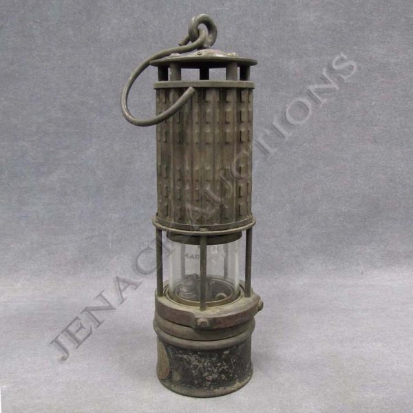 VINTAGE WOLF SAFETY LAMP CO. FLUID MINER'S LAMP: VINTAGE WOLF SAFETY LAMP CO. FLUID MINER'S LAMP WITH BUREAU OF MINES SEAL, 19TH CENTURY. HEIGHT 12"