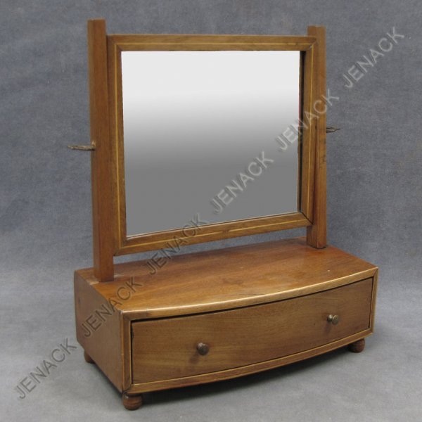 HEPPLEWHITE INLAID MAHOGANY SINGLE-DRAWER MIRROR: HEPPLEWHITE INLAID MAHOGANY SINGLE-DRAWER SHAVING MIRROR, 19TH CENTURY. HEIGHT 16 1/4"; WIDTH 14"