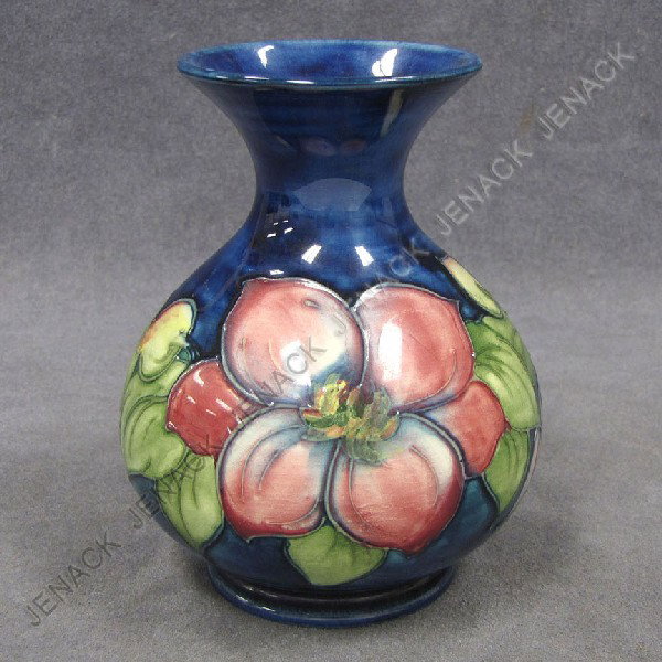 MOORCROFT "CLEMATIS" POTTERY VASE: MOORCROFT "CLEMATIS" POTTERY VASE. HEIGHT 5"