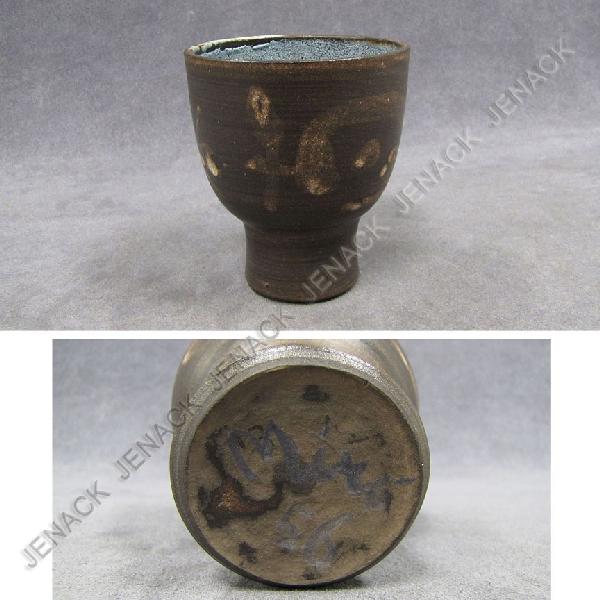 JOAN MIRO (SPANISH 1893-1983), CERAMIC CUP: JOAN MIRO (SPANISH 1893-1983), DECORATED CERAMIC FOOTED CUP, SIGNED 1956. HEIGHT 4"