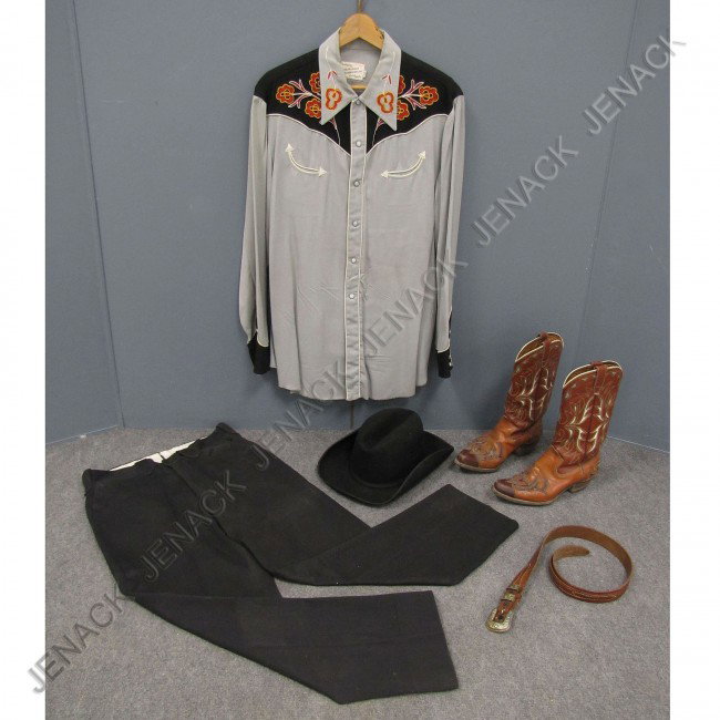 VINTAGE WESTERN SHOW RIDING OUTFIT: VINTAGE WESTERN SHOW RIDING OUTFIT INCLUDING EMBROIDERED SHIRT/PANTS, BELT, BOOTS, AND HAT