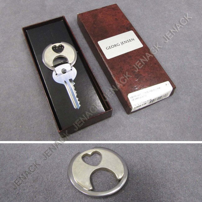 GEORG JENSEN STERLING KEY RING WITH HEART, #422B : GEORG JENSEN STERLING KEY RING WITH HEART, #422B WITH BOX. DIAMETER 1 1/4"; 0.72 OZT