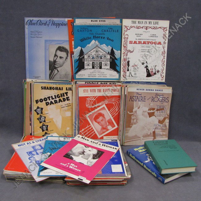 LOT APPROXIMATELY (310) VINTAGE SHEET MUSIC: LOT APPROXIMATELY (310) VINTAGE SHEET MUSIC AND VOLUME HOLLYWOOD MUSICALS, VOGEL 2003