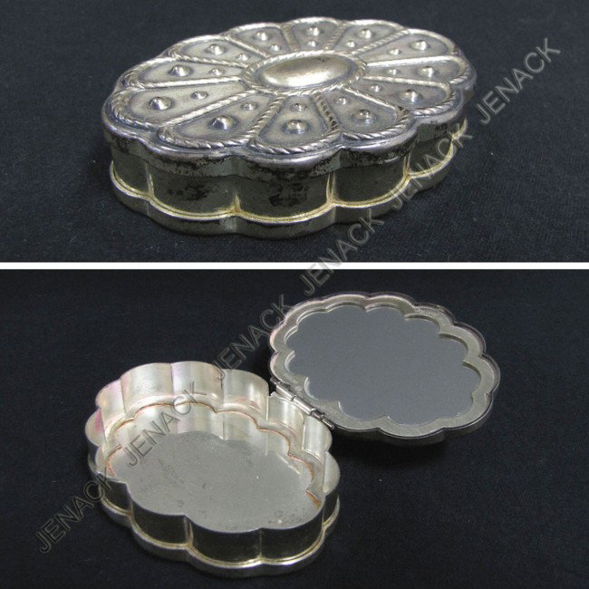 VOLUPTE STERLING COMPACT WITH MIRROR: VOLUPTE STERLING COMPACT WITH MIRROR. 2 1/4 X 3" GROSS WEIGHT 3.06 OZT