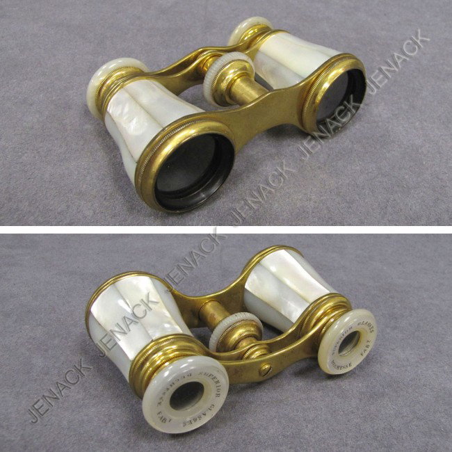 FRENCH DUCHESSE SUPERIOR OPERA GLASSES: FRENCH DUCHESSE SUPERIOR MOTHER-OF-PEARL OPERA GLASSES. HEIGHT 2 1/4"